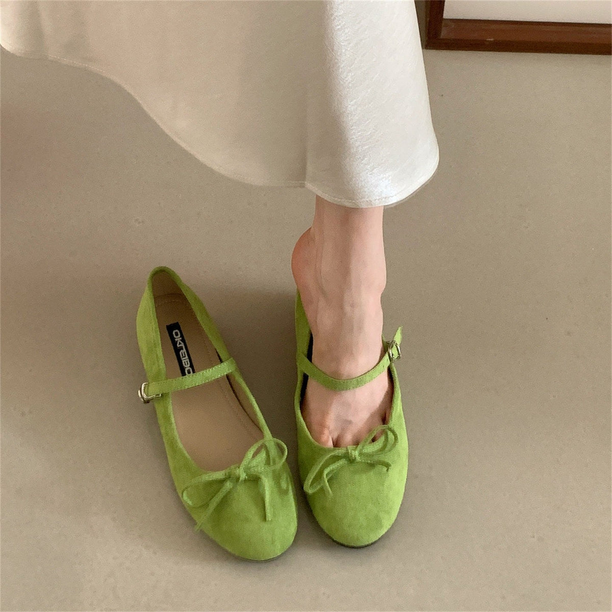 Damen Ballerinas mit verstellbarem Riemen und dekorativem Schleifenakzent EB