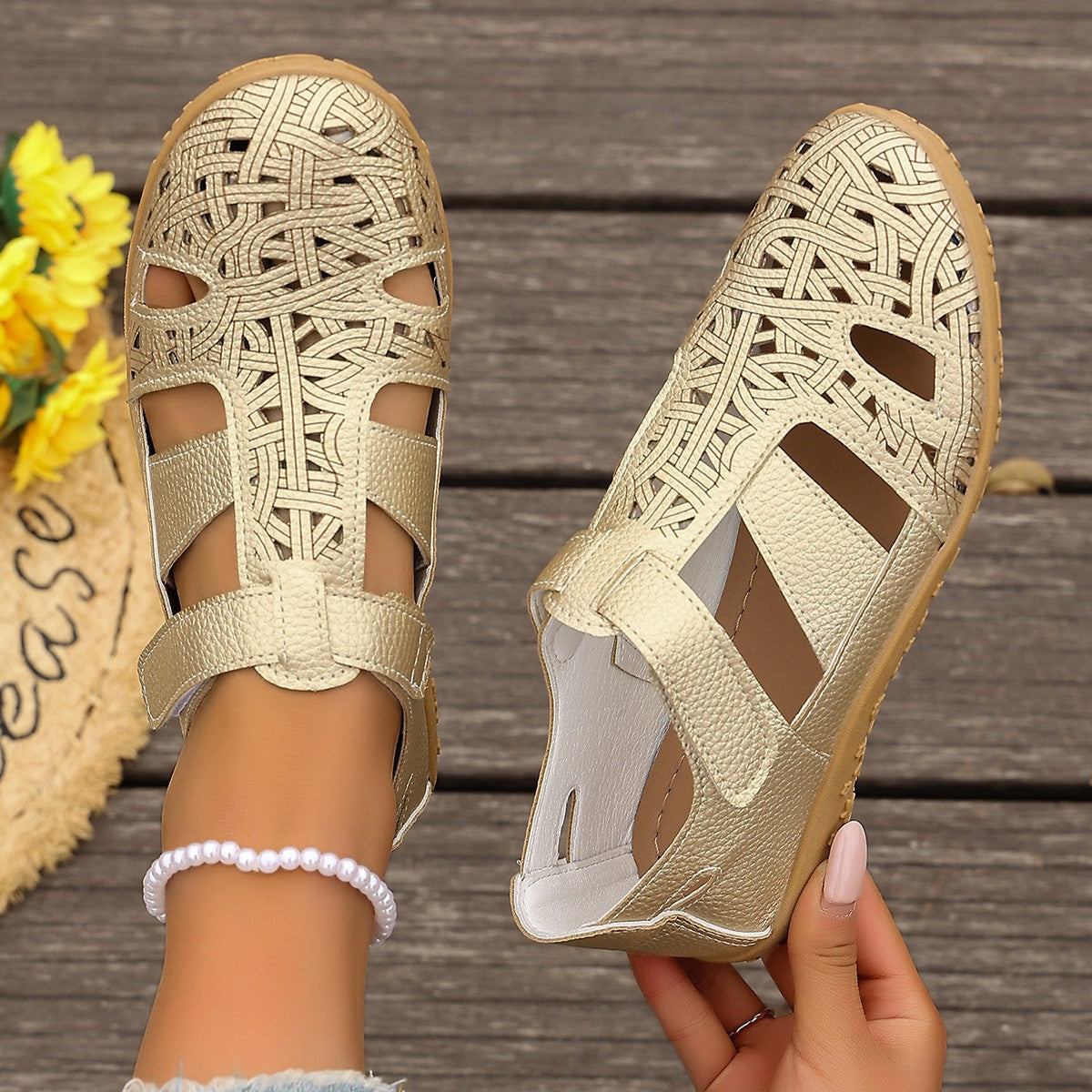 Damen Atmungsaktive Sommer-Sandalen mit raffinierten Schnittdetails EB