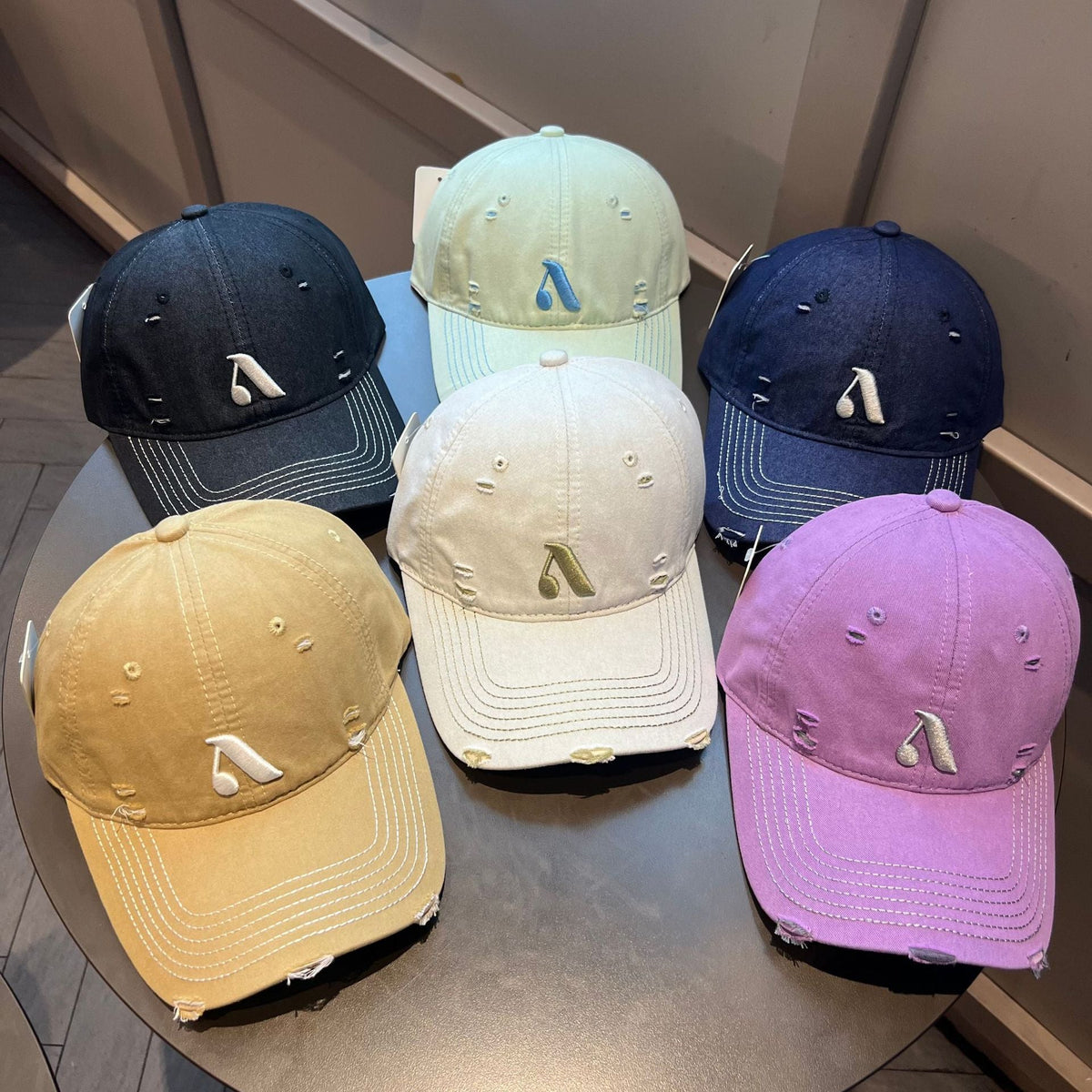 Distressed-Denim-Baseballkappe