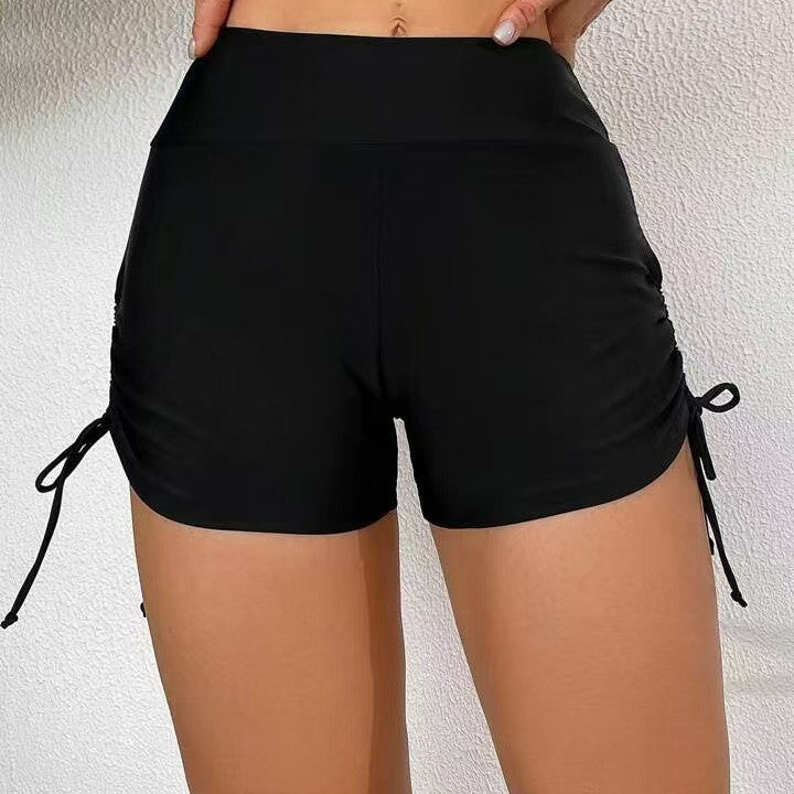 Sportliche Damen-Badeshorts mit verstellbaren Seitenschnüren