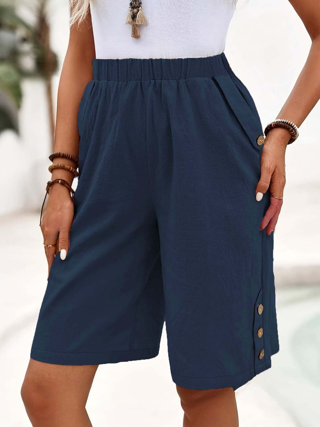Damen Luftige Shorts mit praktischen Knopfdetails EB