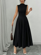 Damen Elegantes Maxikleid mit Plissee-Details EB