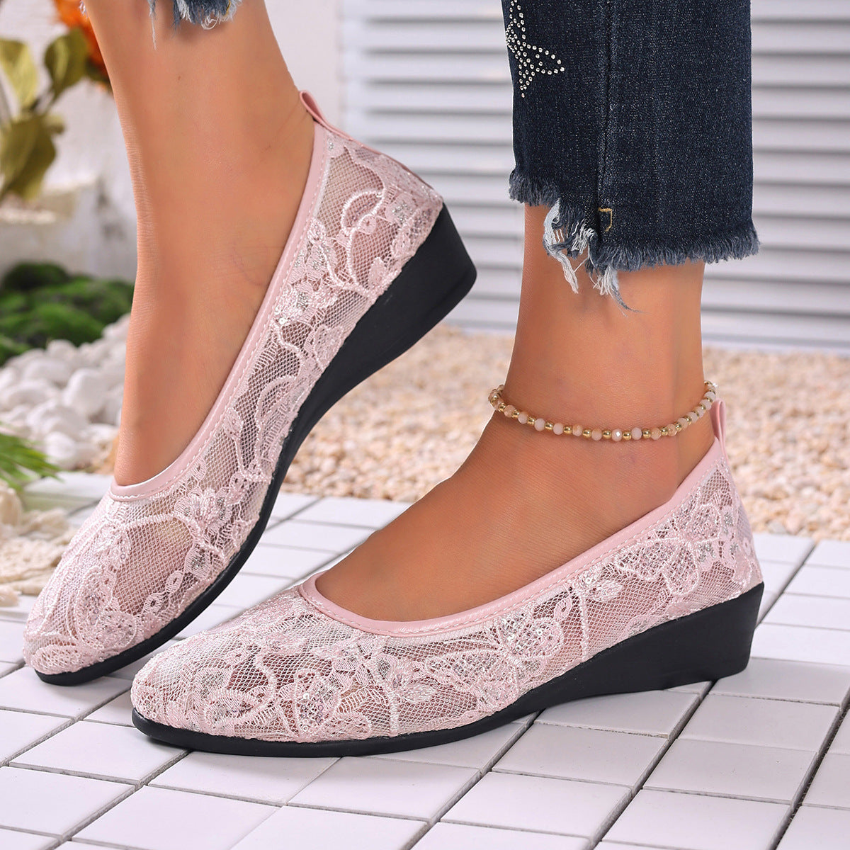 Damen Ballerinas mit filigranem Spitzenbesatz und rutschfester Sohle EB