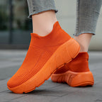 Unisex nan nahtloser Strick-Überziehschuh mit skulpturierter Plateau-Laufsohle und orthopädisch geformter Fersenführung EB
