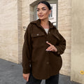 Damen Flauschige Utility-Jacke mit großen Taschen und Knopfdetails EB
