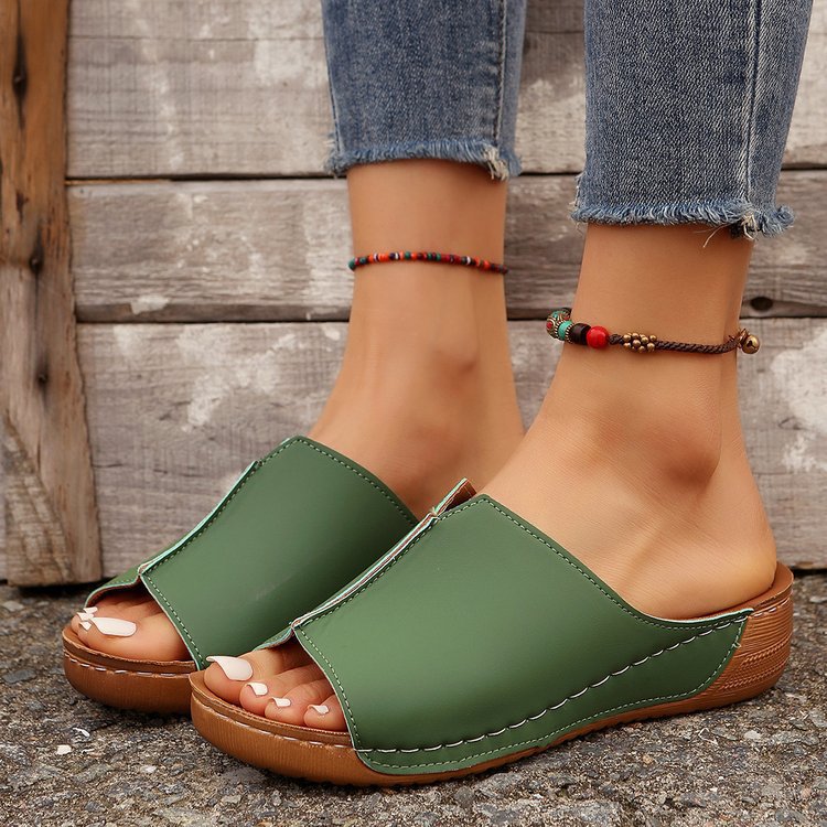 Damen Bequeme Schlupfsandalen mit modischem Schnitt EB
