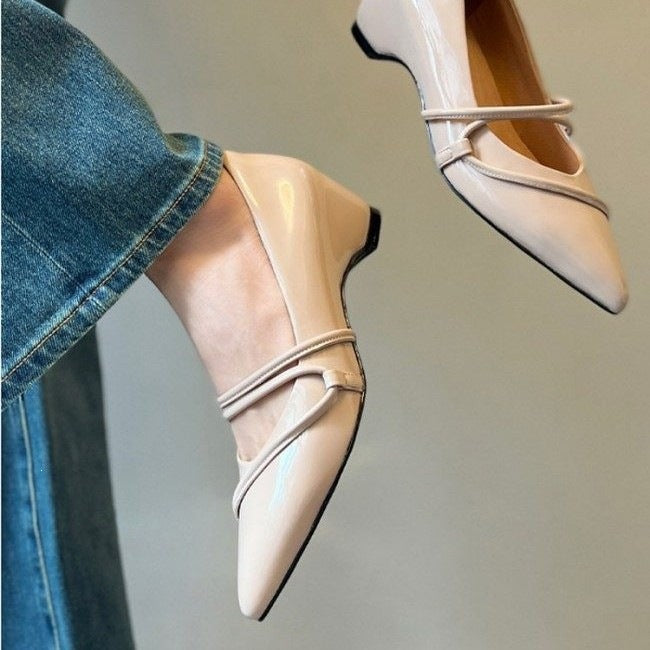 Damen elegante Ballerinas mit raffiniertem Riemchen und glänzender Lack-Oberfläche EB