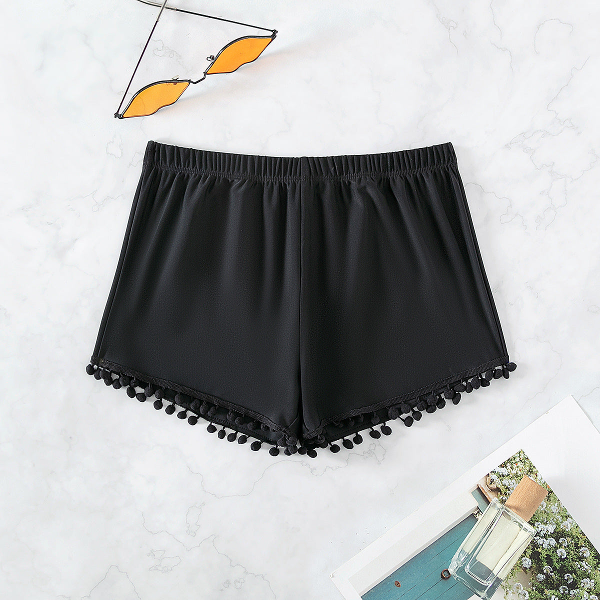 Sommer-Badeshorts für Damen mit Pompom-Dekor