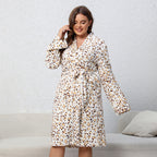 Damen Frottee-Bademantel mit elegantem Animal-Print EB