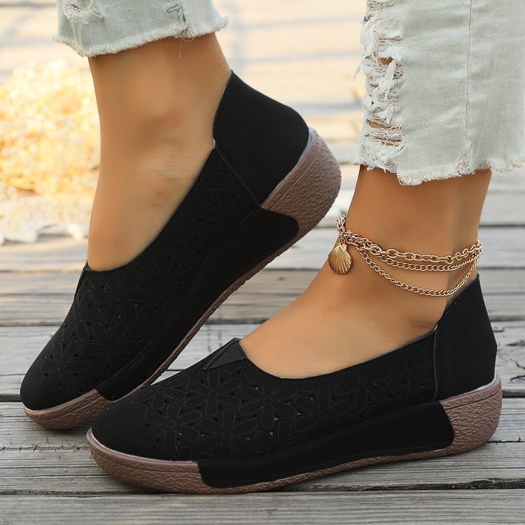 Damen bequeme Slipper mit luftiger Blumenstanzung EB