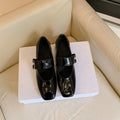Damen Ballerina-Schuhe mit elegantem Riemenschluss und glänzender Oberfläche EB