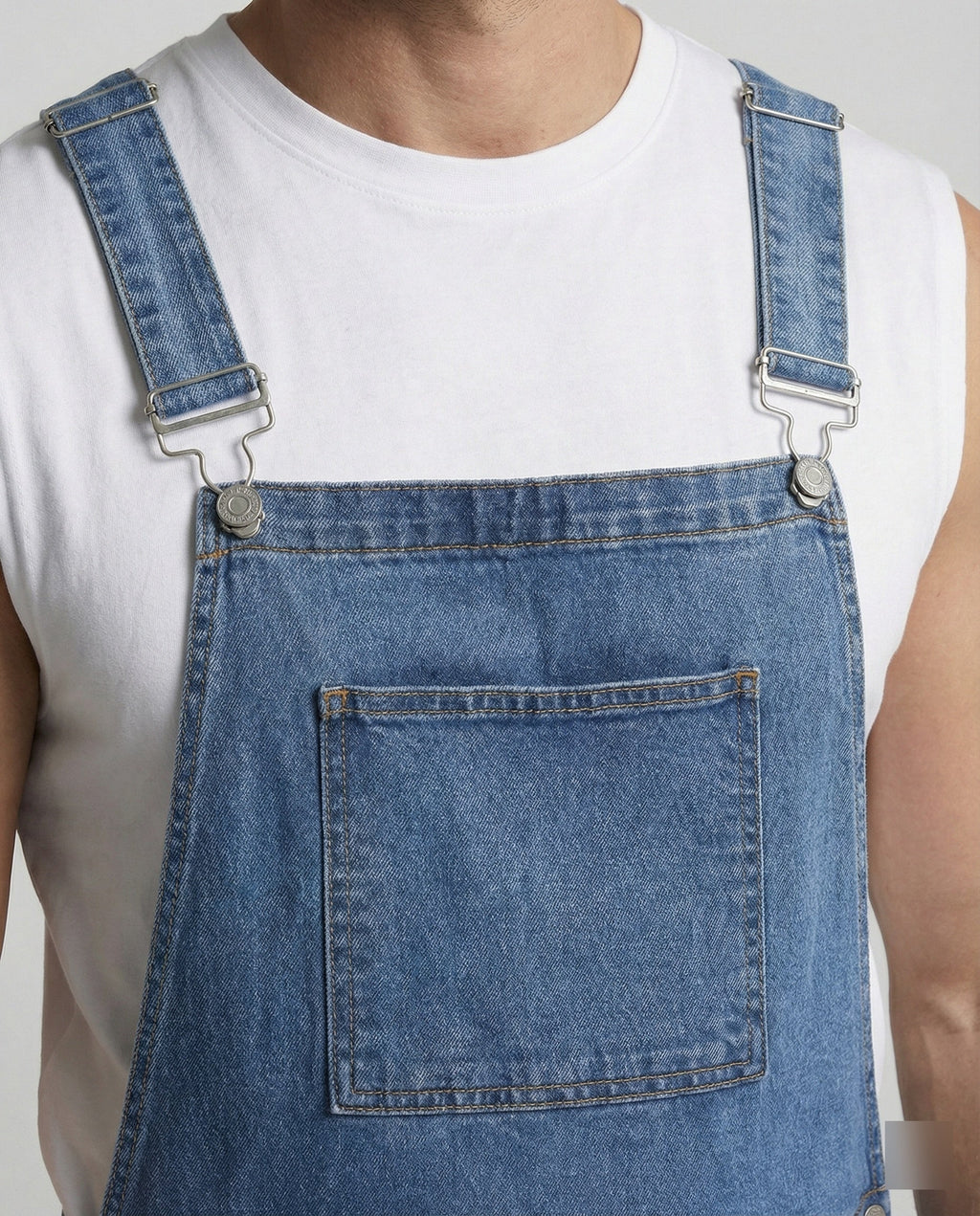 Herren Latzshorts aus Denim mit Taschen
