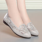 Damen Elegante Ballerinas mit filigranem Cut-Out-Design und funkelnden Strassdetails EB
