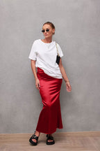 Damen Eleganter Maxirock aus glänzendem Satin mit hohem Schlitz EB