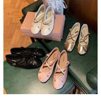 Damen Ballerinas mit feinen Riemen und charmantem Schleifendetail EB