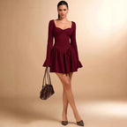Damen Elegantes Kleid mit tiefem Herzausschnitt und fließendem Rock EB