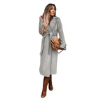Damen Eleganter Wollmantel mit Taillengürtel und Schlitzdetails EB