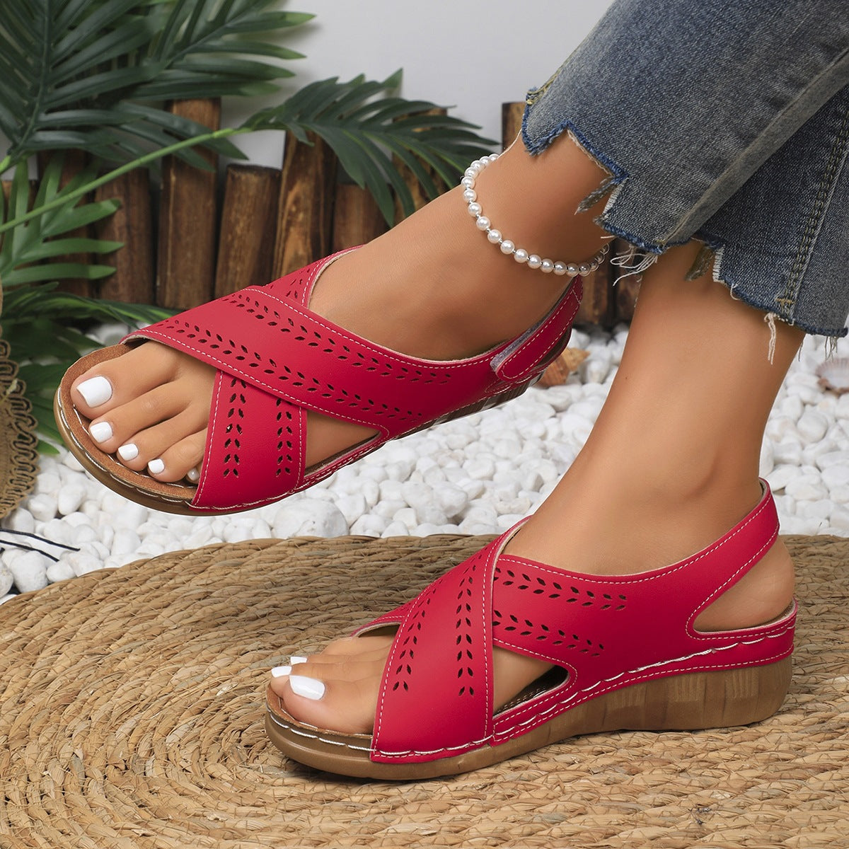 Damen bequeme Sandalen mit durchbrochenem Design EB