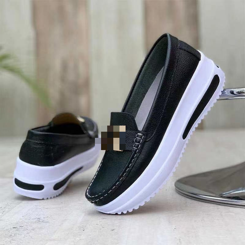 Damen bequeme Slip-On Mokassins mit strukturierten Details und rutschfester Sohle EB