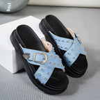 Damen Badesandalen mit modischem Riemendesign und eleganten Nieten EB