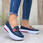 Damen bequeme Slip-On Mokassins mit strukturierten Details und rutschfester Sohle EB
