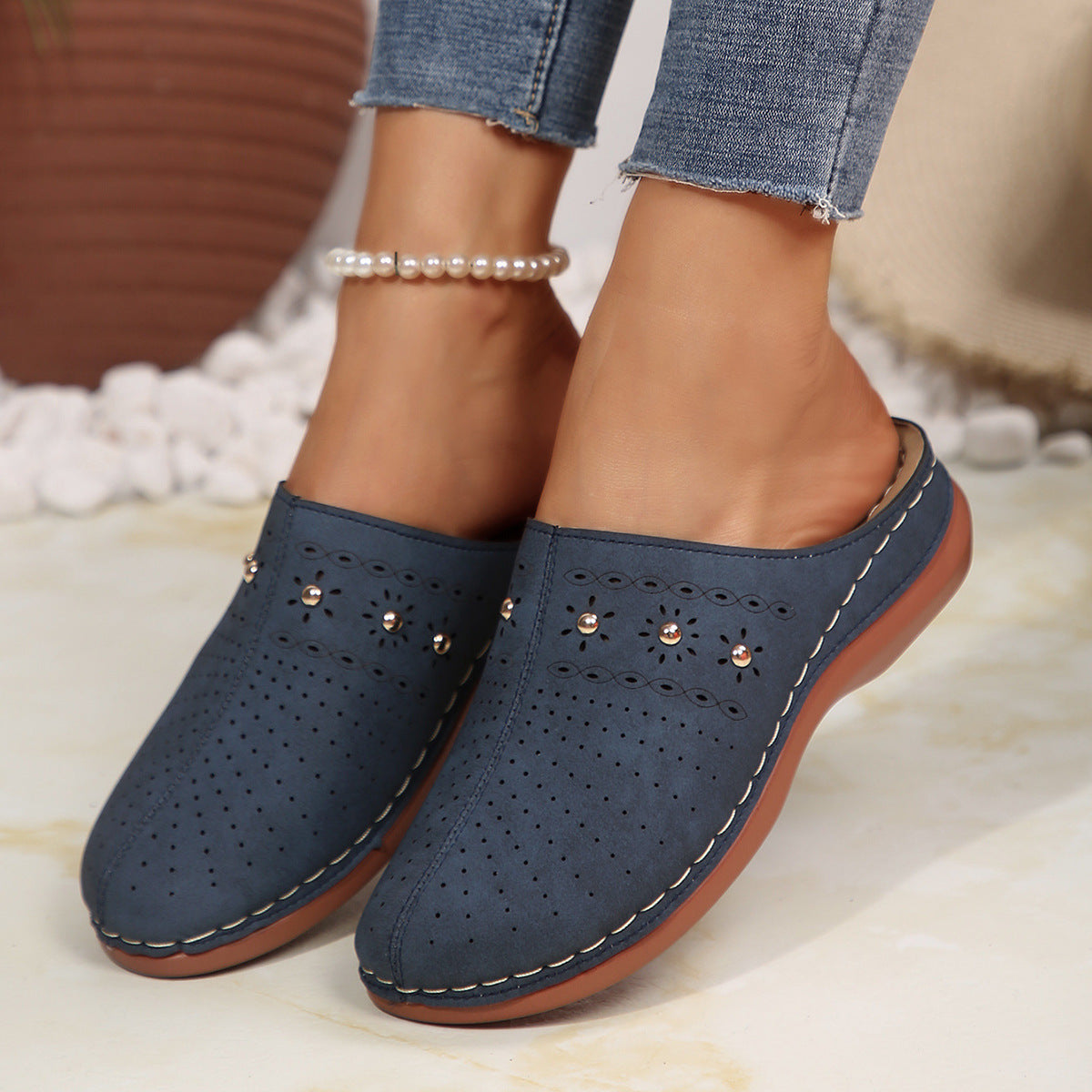 Damen Clogs mit floralem Muster und dekorativen Akzenten EB