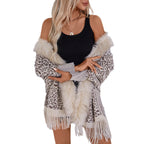 Damen eleganter Strickponcho mit luxuriösem Kunstfellkragen und fransigem Saum EB