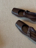 Damen Ballerinas mit einzigartigem Quadratzehen-Design und verstellbarem Riemen EB