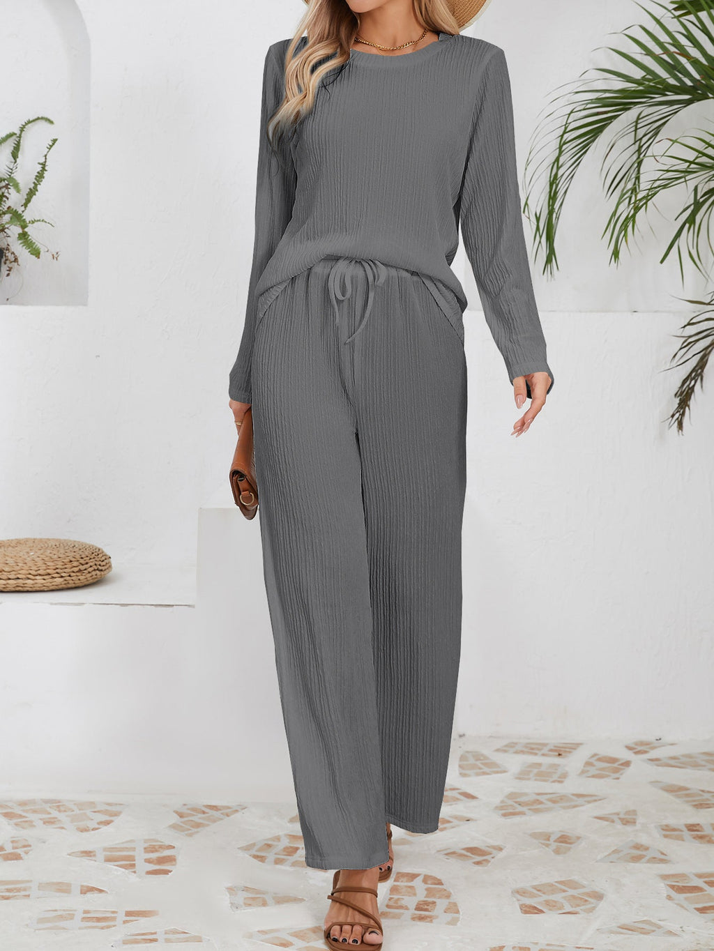 Damen Elegantes und bequemes Set aus gefeuchtetem Material EB