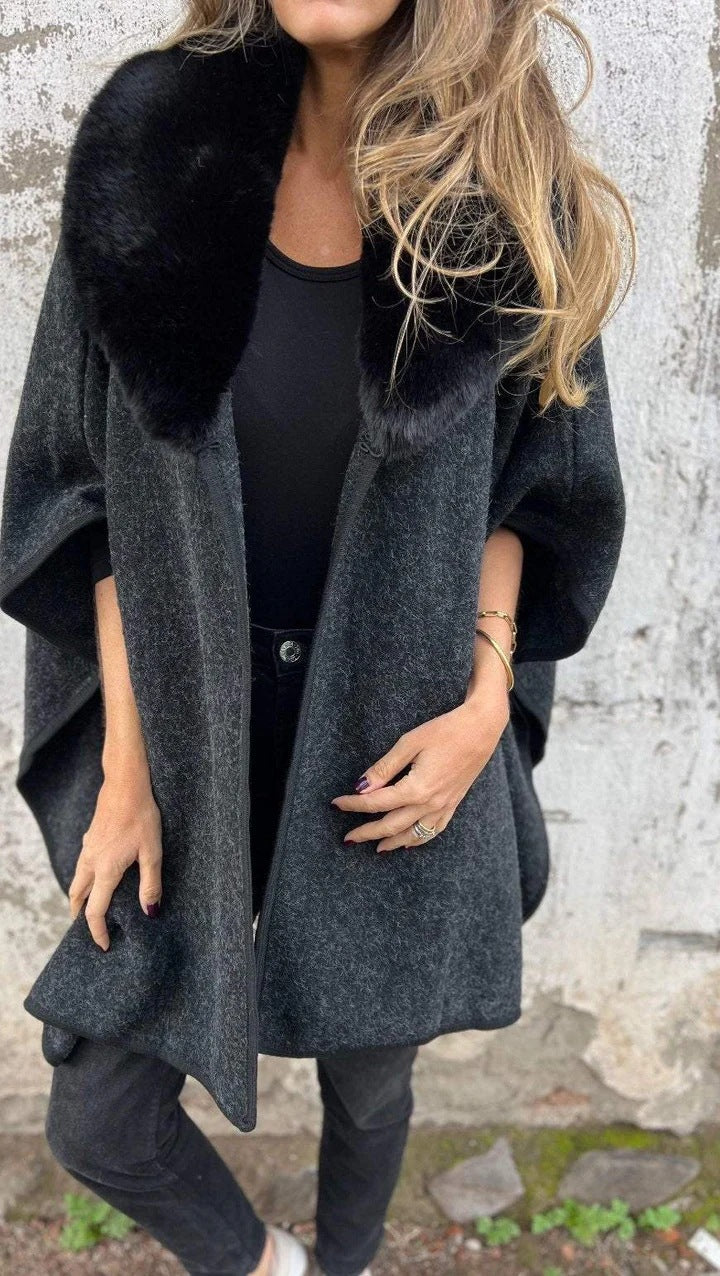 Damen Kapuzenjacke mit luxuriösem Kunstpelzkragen und modernem Schnitt EB