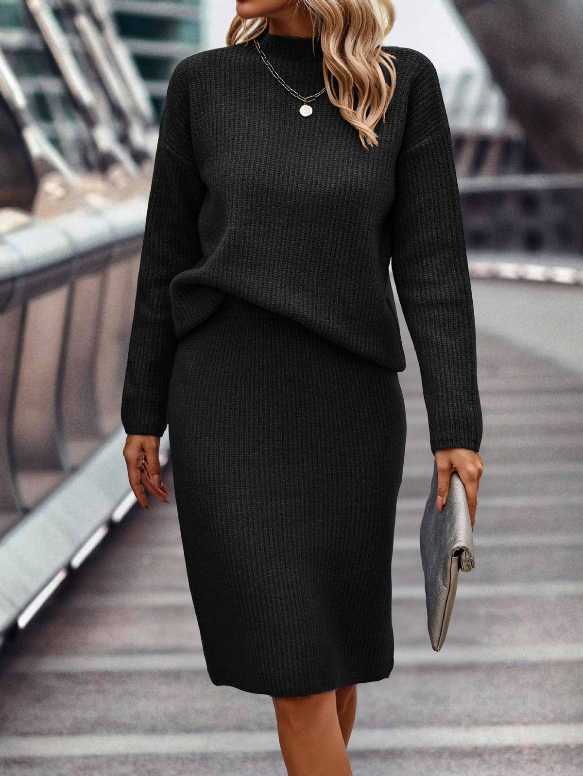 Damen nan gestricktes Twinset mit oversized Pullover und knielangem Bleistiftrock EB