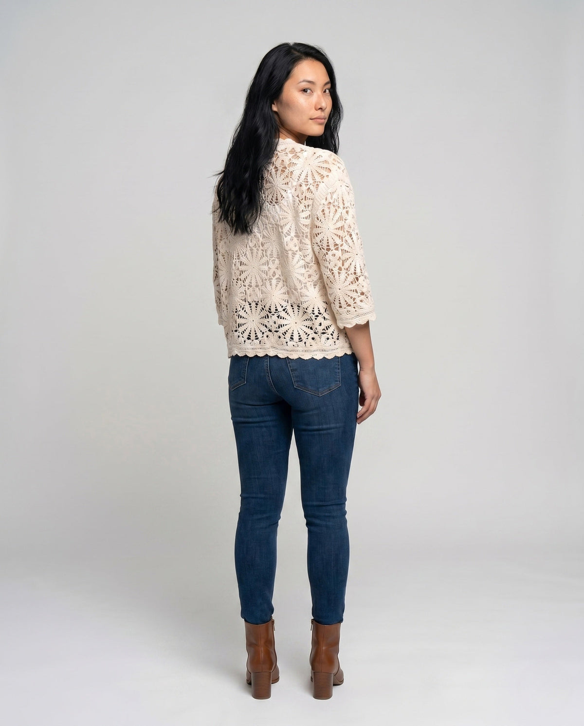 Product 15645949886794 - back_view