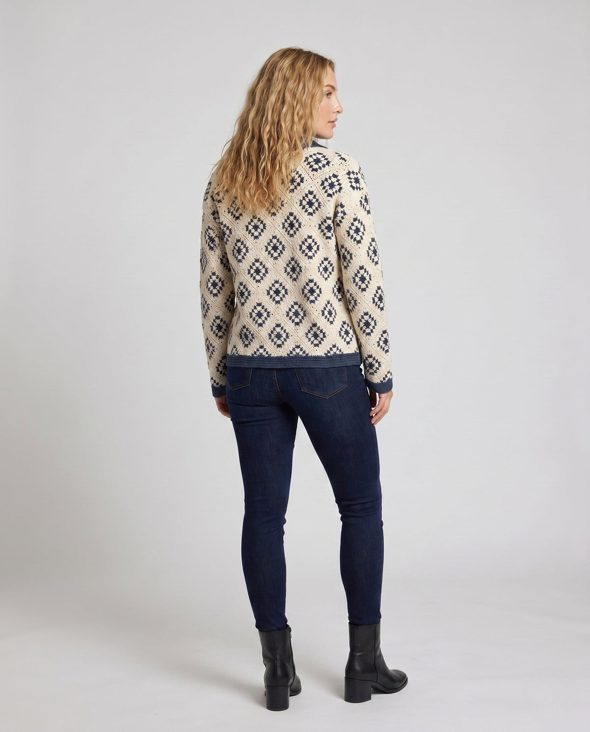 Product 15645949919562 - back_view