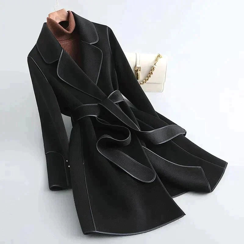 EB | Trenchcoat Taillierte Passform Gürtelte Taille Luxusstoff Mittellang