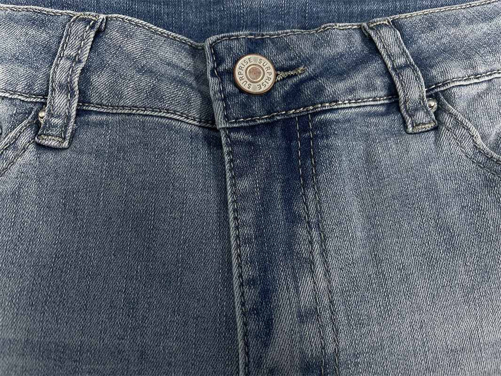 EB | Beinabschluss Ripped Jeans Shorts