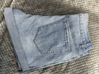 EB | Beinabschluss Ripped Jeans Shorts