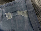 EB | Beinabschluss Ripped Jeans Shorts