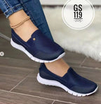 Schmale Slip-on Schuhe mit eleganter weißer Laufsohle EB