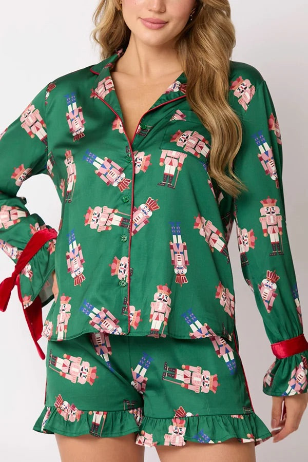 Weihnachts-Set mit bedrucktem Oberteil mit Schleife und Rüschen-Shorts