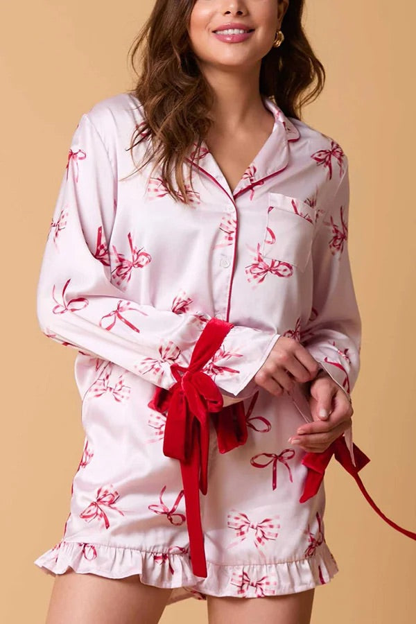 Weihnachts-Set mit bedrucktem Oberteil mit Schleife und Rüschen-Shorts