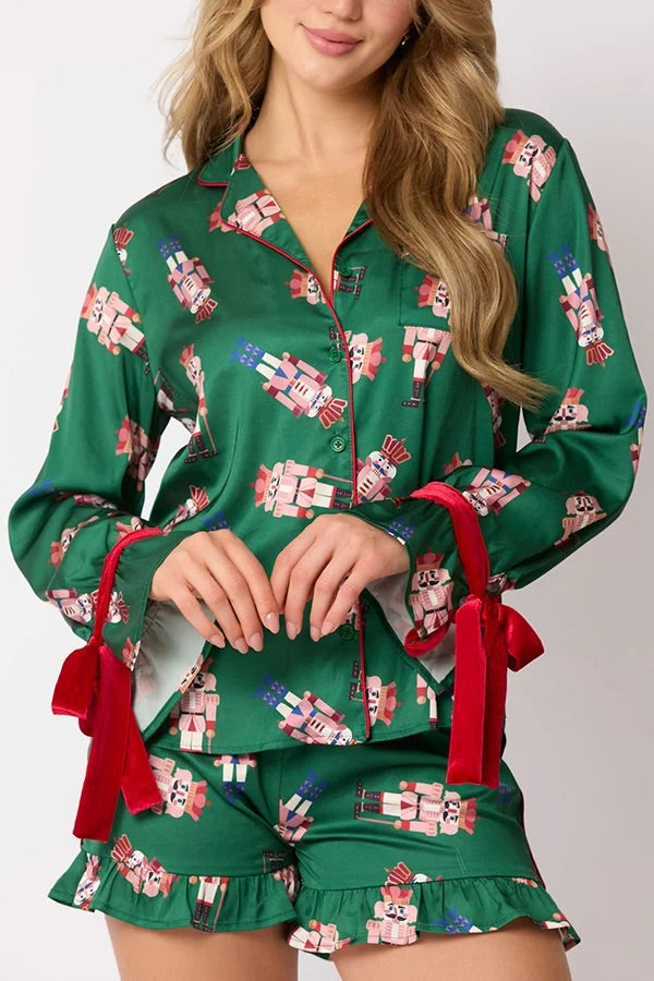 Weihnachts-Set mit bedrucktem Oberteil mit Schleife und Rüschen-Shorts