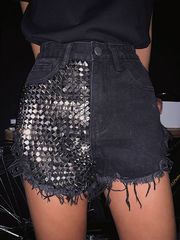 EB | Rivet Shorts Aushöhlen